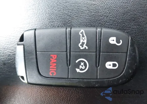 2018 Chrysler 300 Limited Awd z USA, uszkodzony, nr VIN 2C3CCAKG5JH256379